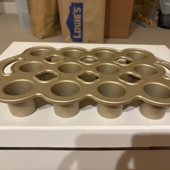 Nordicware Petite Popover Pan - Gold tone - Picture 3 of 5